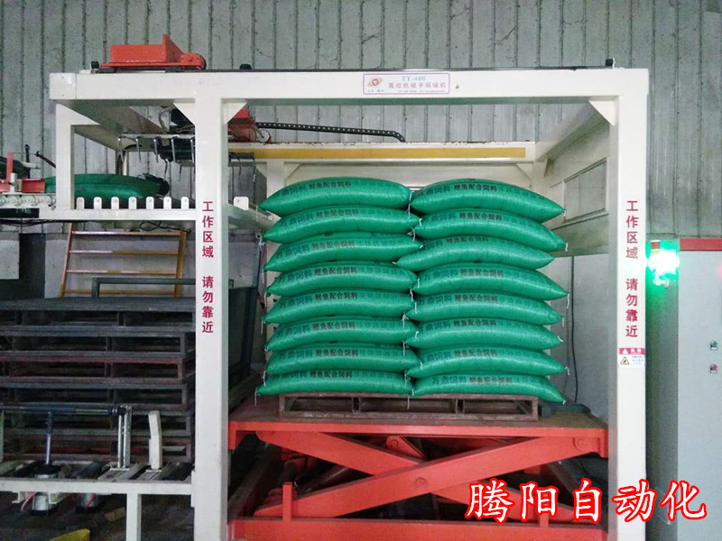 自動碼垛機完全可以滿足兩條生產(chǎn)線的碼垛需求