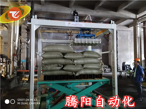 全自動(dòng)碼垛機(jī)讓用戶(hù)使用起來(lái)更放心和安心