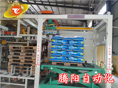 全自動(dòng)碼垛機(jī)的出現(xiàn)掀起解放人力的狂潮
