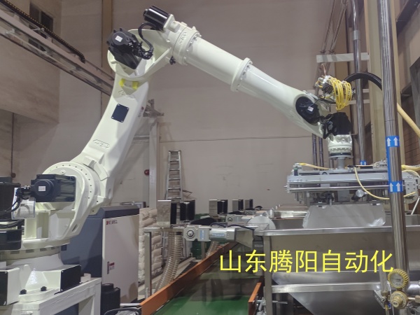 <strong>化工原料拆包機器人 自動破袋投料</strong>