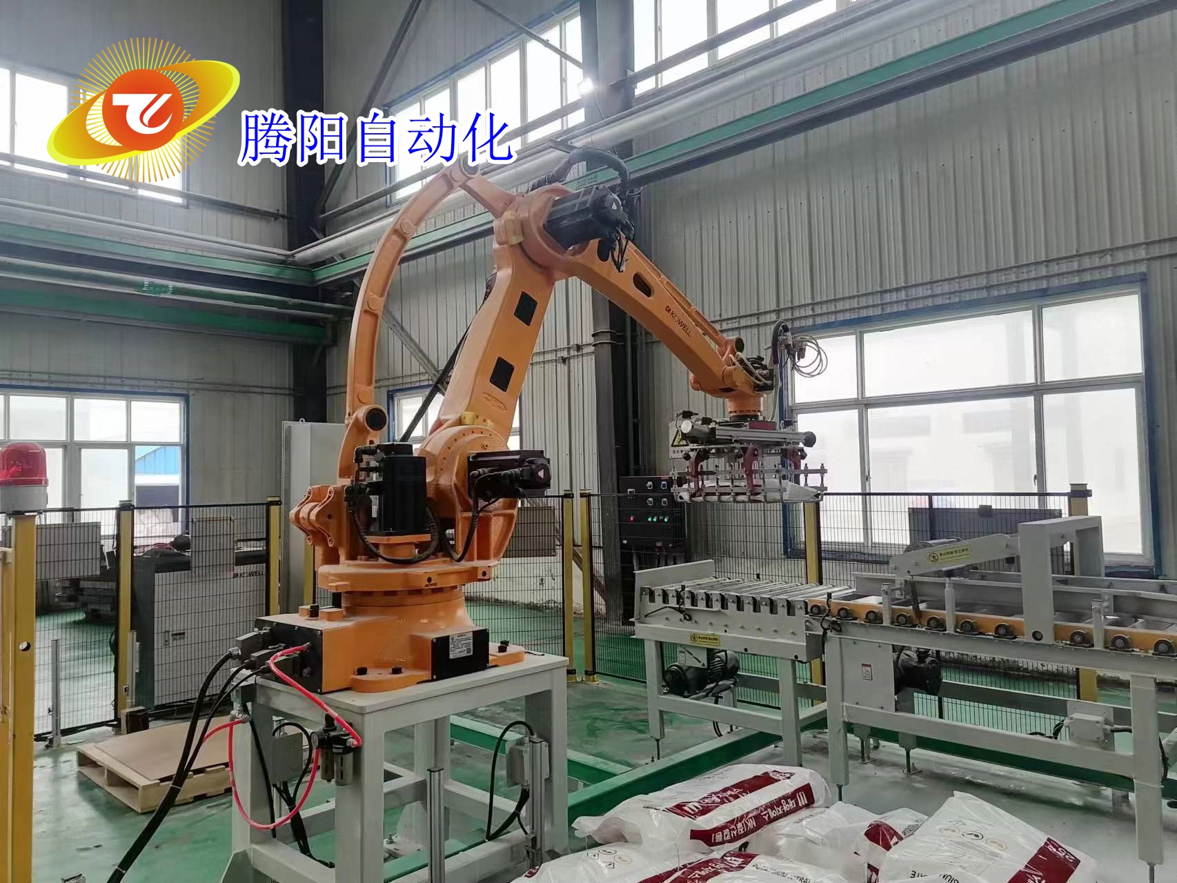 <strong>肥料生產(chǎn)線碼垛機(jī)器人有哪些強(qiáng)勁之處</strong>