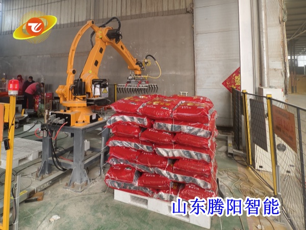 工廠使用飼料碼垛機器人有什么好處？